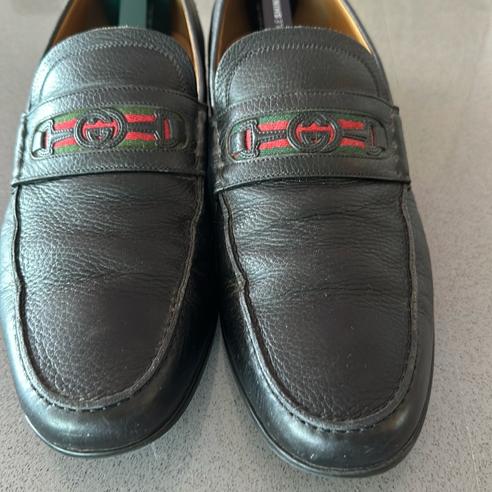 Gucci black loafers size 8.5 men good condition
